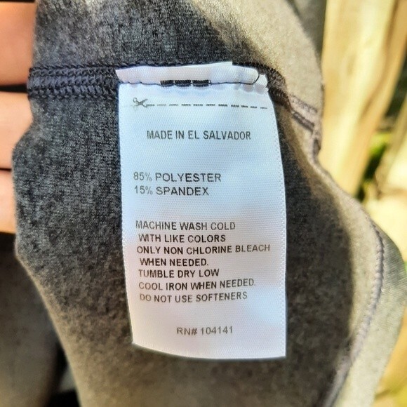 Reebok Play Warm Mock Neck Activewear Top Layer Grey Running Workout Size M - Picture 9 of 13